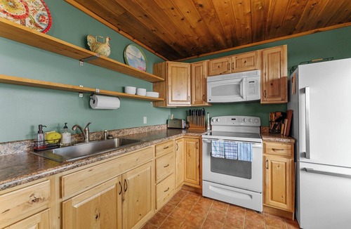 Annandale Cabin | Granite Lake Retreat w/Private Dock