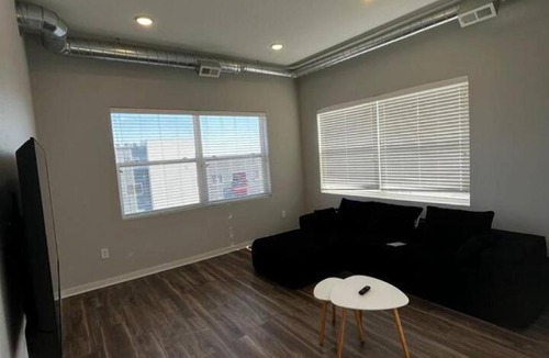 Downtown Des Moines Apartment | Graphite Loft