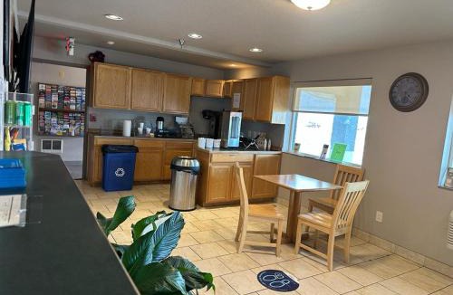 Greeley Hotel | Greeley Valley Lodge