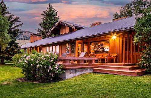Bozeman House | Green Mountain Ranch - Perfect home for your spring family gathering!