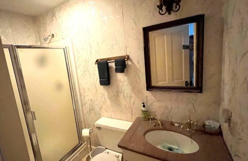 Salmon Bed & Breakfast | Greyhouse Inspirational Retreat - B&B Experience