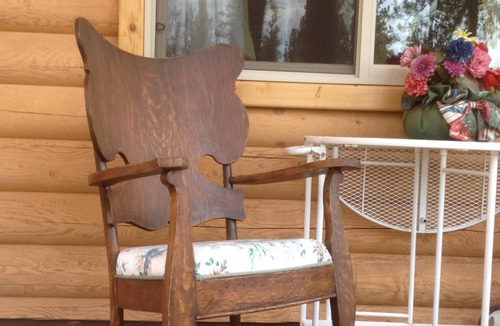 Superior Cabin | Grizzly Cabin at Lozeau Lodge Montana-Family Sized, comfortable and modern