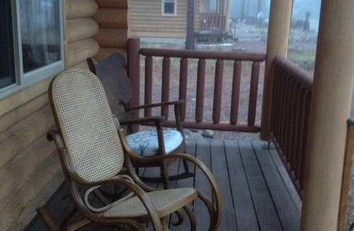 Superior Cabin | Grizzly Cabin at Lozeau Lodge Montana-Family Sized, comfortable and modern