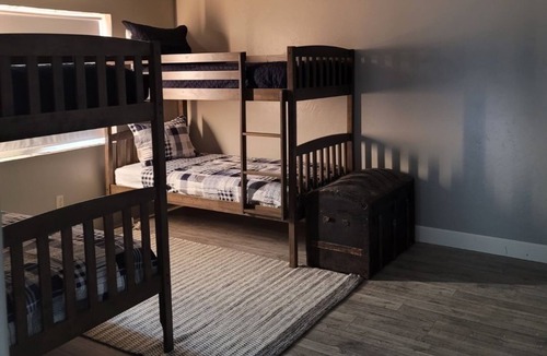 Darby House | Group Basecamp for Mountain Getaway overlooking Trapper Peak w/Wifi