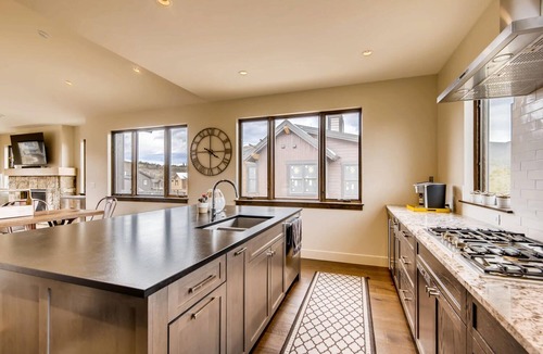 Fairmount On The River House | GUEST FAVORITE! Blue River Retreat- Modern Mountain Home! Pet Friendly, Spa!