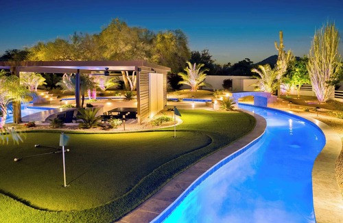 North Scottsdale House | HÓZHÓ Luxe Ranch | Lazy River, Bowling & Golf Sim