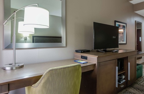 Dickson Hotel | Hampton Inn Dickson
