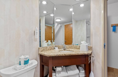 Canal Park Hotel | Hampton Inn Duluth Canal Park