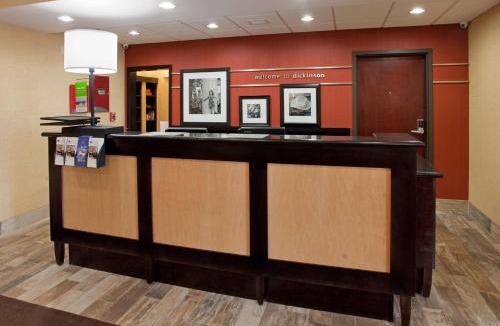 Dickinson Hotel | Hampton Inn & Suites Dickinson ND