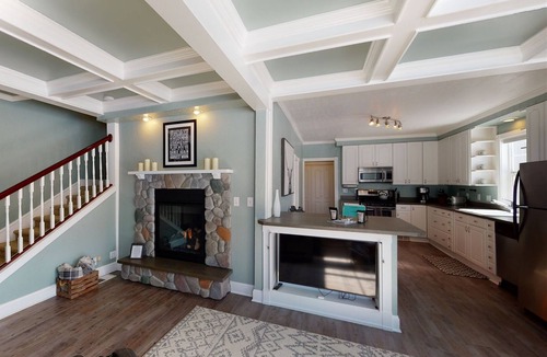 Red Lodge House | Harvest Moon is residential gem, quaint, cozy, hot tub, near downtown Red Lodge!