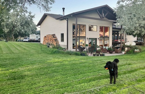 Helena House | Hauser Lake Waterfront-Direct access and amazing VIEWS