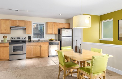 Highland Apartment | Highlands Haven: Private Carriage House with Modern Comforts