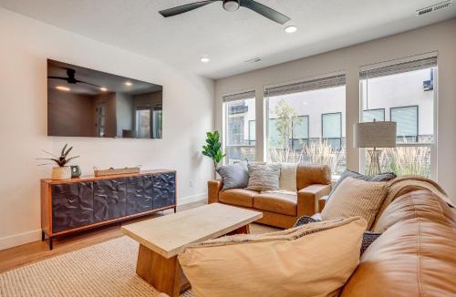 Weber County House | Hike & Ski: Townhome 8 Mi to Dtwn Ogden!