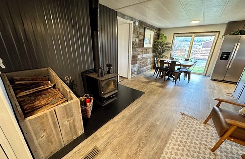 Belgrade House | Hillman Homestead spacious, 4-bedroom house in the quiet country on 1 acre
