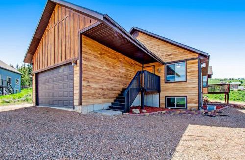 Sweetwater House | Hilltop Hideaway