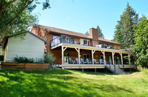 Hayden View Estates House | Hilltop Lodge - Beautiful Hayden Lake Home W Deck