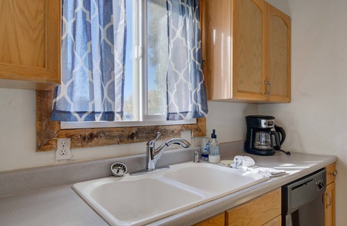 Ennis House | Historic Downtown Ennis Escape