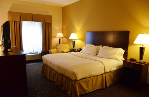 Sidney Hotel | Holiday Inn Express Hotel & Suites Sidney by IHG