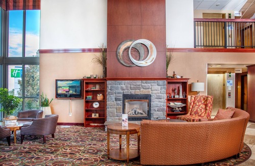 South Richland Hotel | Holiday Inn Express & Suites Richland by IHG