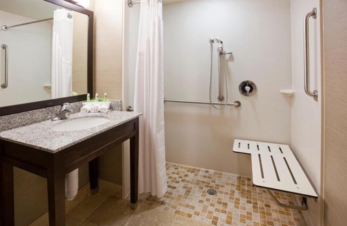 Willmar Hotel | Holiday Inn Express & Suites Willmar by IHG