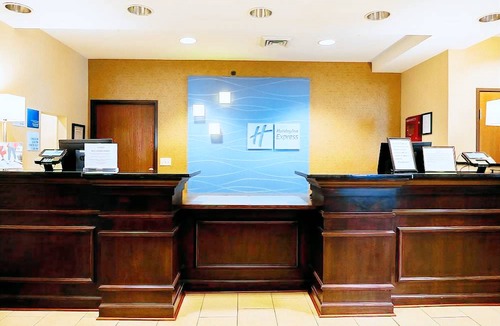 Sidney Hotel | Holiday Inn Express & Suites Sidney, an IHG Hotel