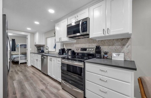 Sandy Apartment | Home Base for Winter Ski Adventure & Salt Lake City Events