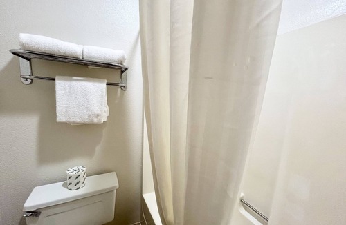 Wolf Point Hotel | Homestead Inn