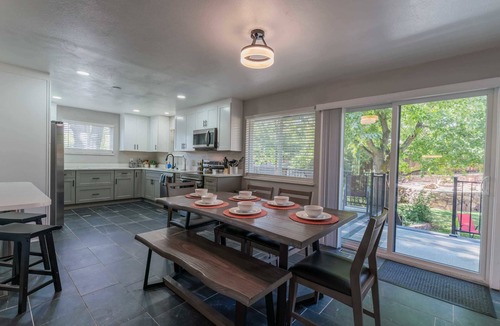 Golden House | Hot Tub Family Home with Mountain Views - Close to Red Rocks and Clear Creek!