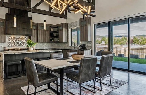 Francis House | Hot tub, Minutes 2 ParkCity & Jodanelle, Pets are