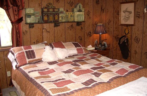 Kalispell House | House ∙ 1 bedroom ∙ 2 guests