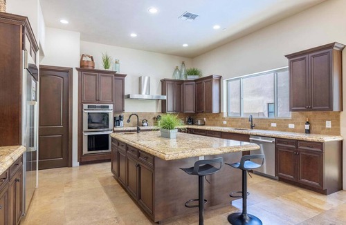Central Scottsdale House | HÓZHÓ Cactus | Pickleball Court, Pool & Theatre