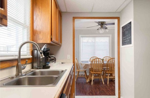 Richland House | HUGE 6-bedroom home in Central Richland