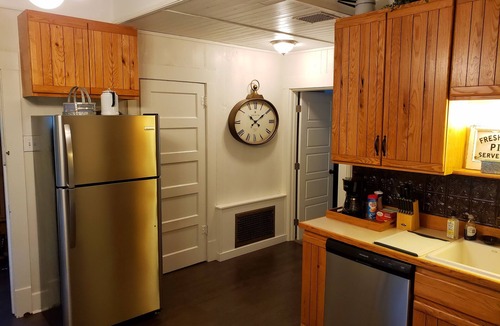 Amsterdam House | Idyllic setting near Bozeman International Airport