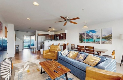 Big Sky Meadow Village Condo | Immaculate Condo Near Meadow Village | New Carpet, Mountain Views & Dog-Friendly