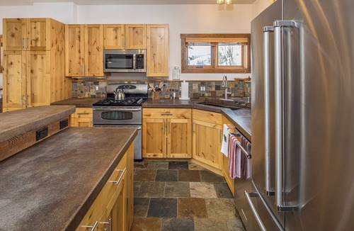 Big Sky House | Impressive Big Sky Custom Home, Private Hot Tub, Mountain Views, Fireplace
