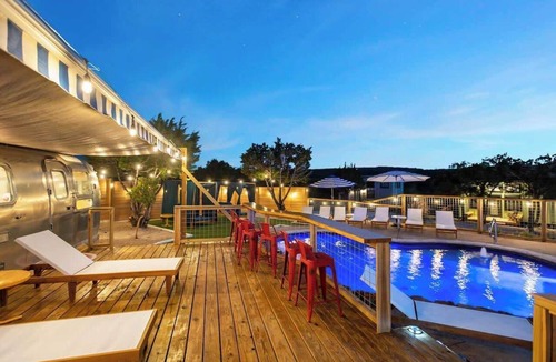 Dripping Springs House | Infinity Ranch–Resort Oasis for 16 Pool Pets Vibes