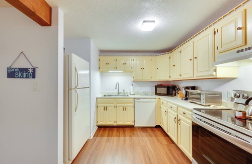 Bartlett Apartment | Inviting Bartlett Condo: 1 Mi to Attitash Mountain