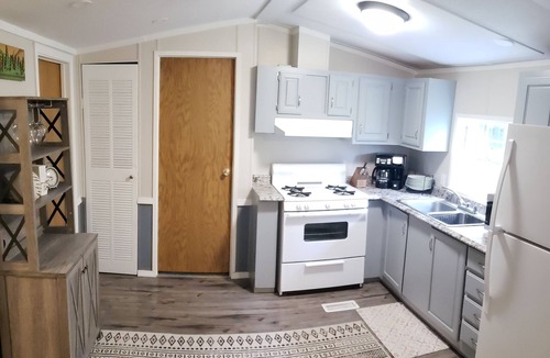 Esko Cottage | Jay Cooke Cottage and wood burning sauna: firepit, hammock, large yard and grill