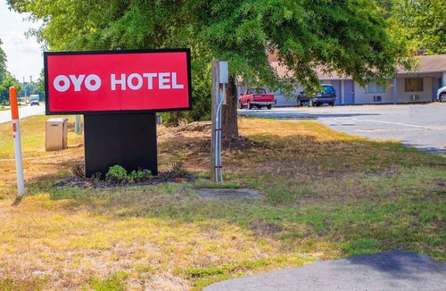 Kernersville Apartment | Kernersville NC|King Bed