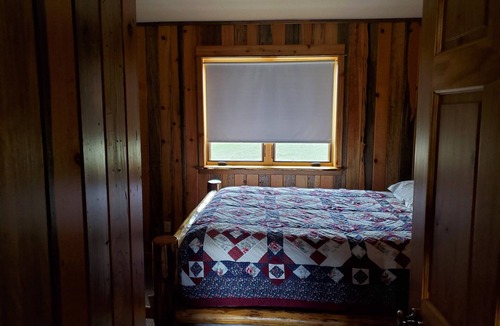 Clinton Cabin | L Diamond E Guest Cabin #1 Rural luxury close to everything.