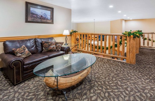 Bozeman Hotel | La Quinta Inn & Suites by Wyndham Belgrade - Bozeman Airport