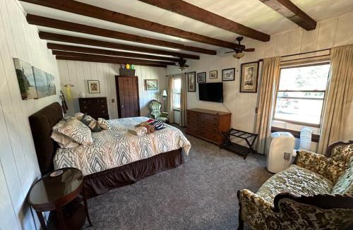 Woods Bay House | Lake Hospitality LLC Woods Bay property on Flathead Lake in Bigfork MT with 2 homes