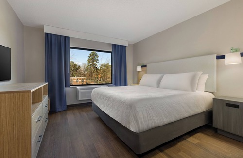Cornelius Hotel | Lake Norman Inn and Suites