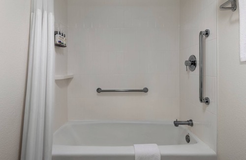Cornelius Hotel | Lake Norman Inn and Suites