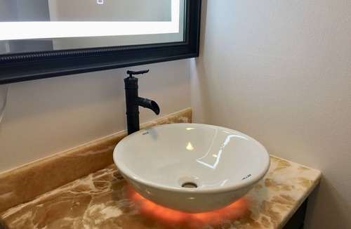 West Yellowstone Hotel | Lake View Suites