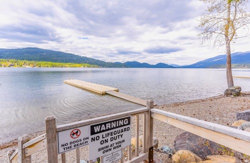 Whitefish Condo | Lakefront Condo w/ Lovely Views, Beach Access & Pool/Hot Tub/Sauna