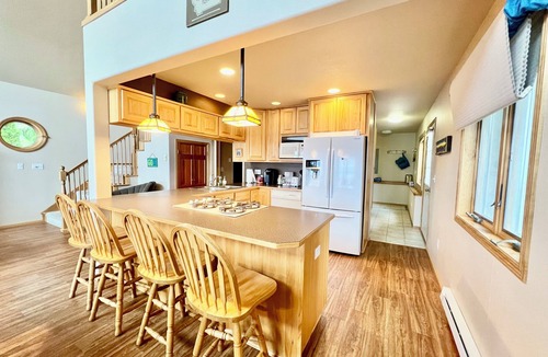 Polson House | Lakefront Retreat on Flathead Lake, Close to Glacier National Park