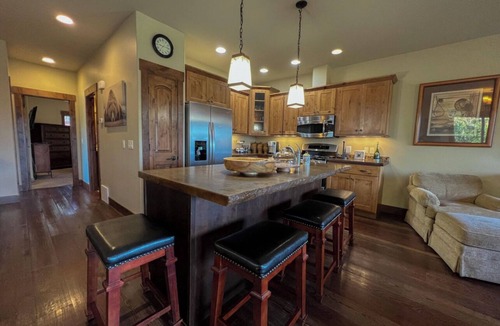 Bigfork House | Lakeview Getaway-Walk To Downtown Bigfork, Rated #1 Lake town in USA