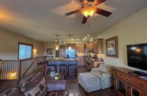 Bigfork House | Lakeview Getaway-Walk To Downtown Bigfork, Rated #1 Lake town in USA