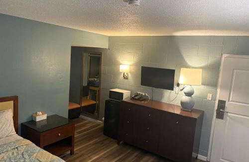 Longmont Hotel | Lamplighter Motel